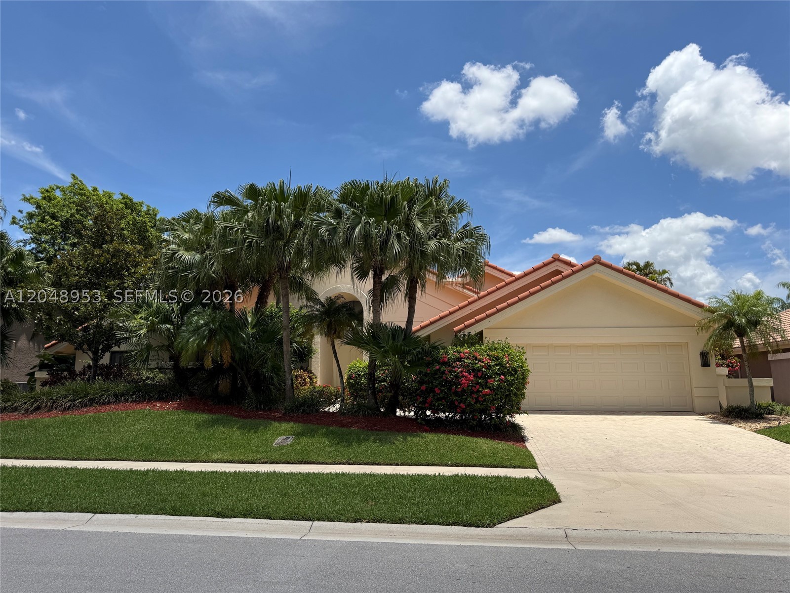 ENCANTADA - Residential