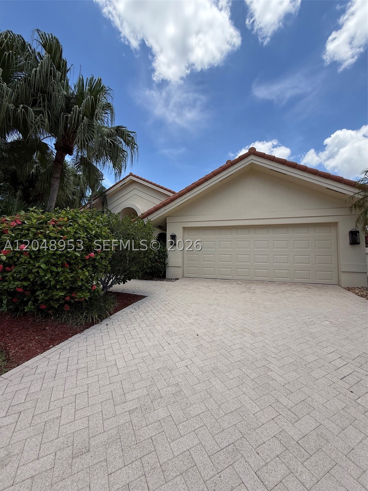 ENCANTADA - Residential