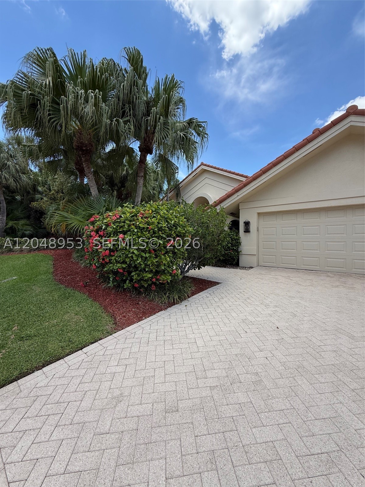 ENCANTADA - Residential