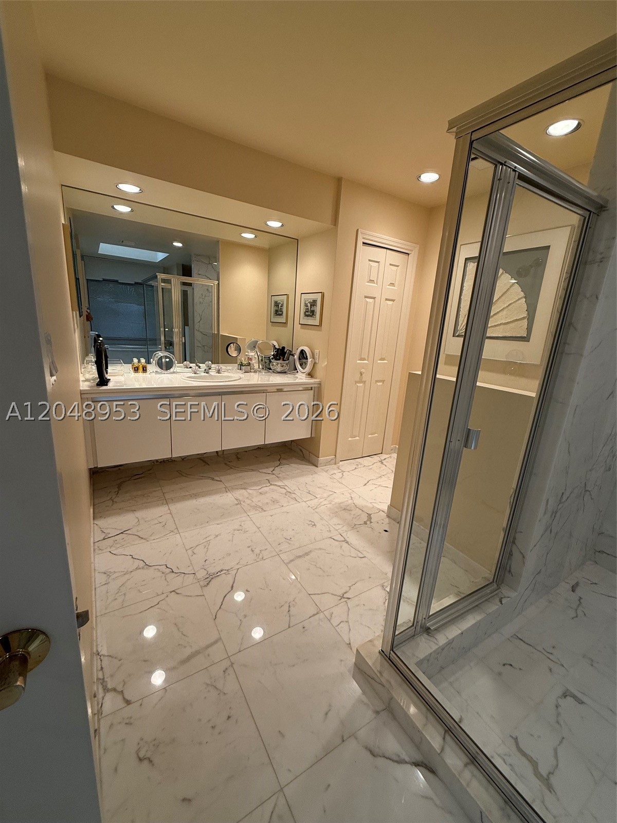 ENCANTADA - Residential
