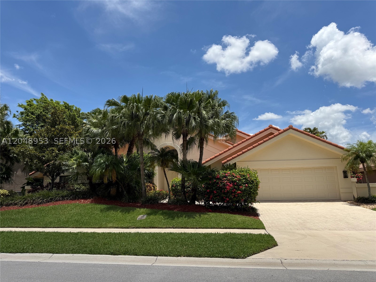 ENCANTADA - Residential
