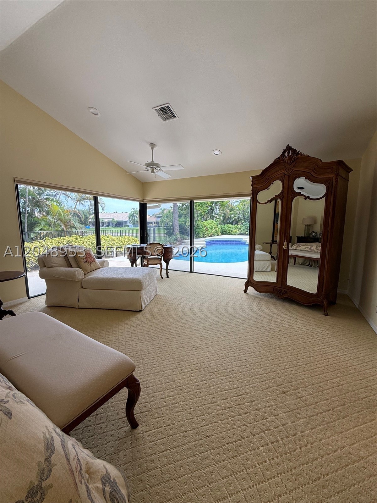 ENCANTADA - Residential