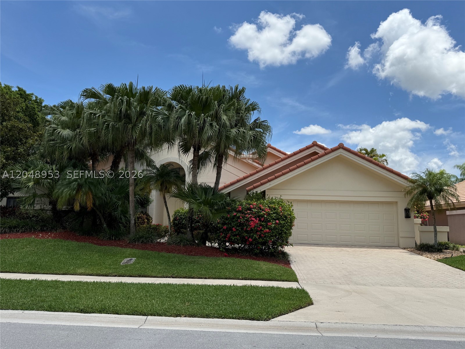 ENCANTADA - Residential