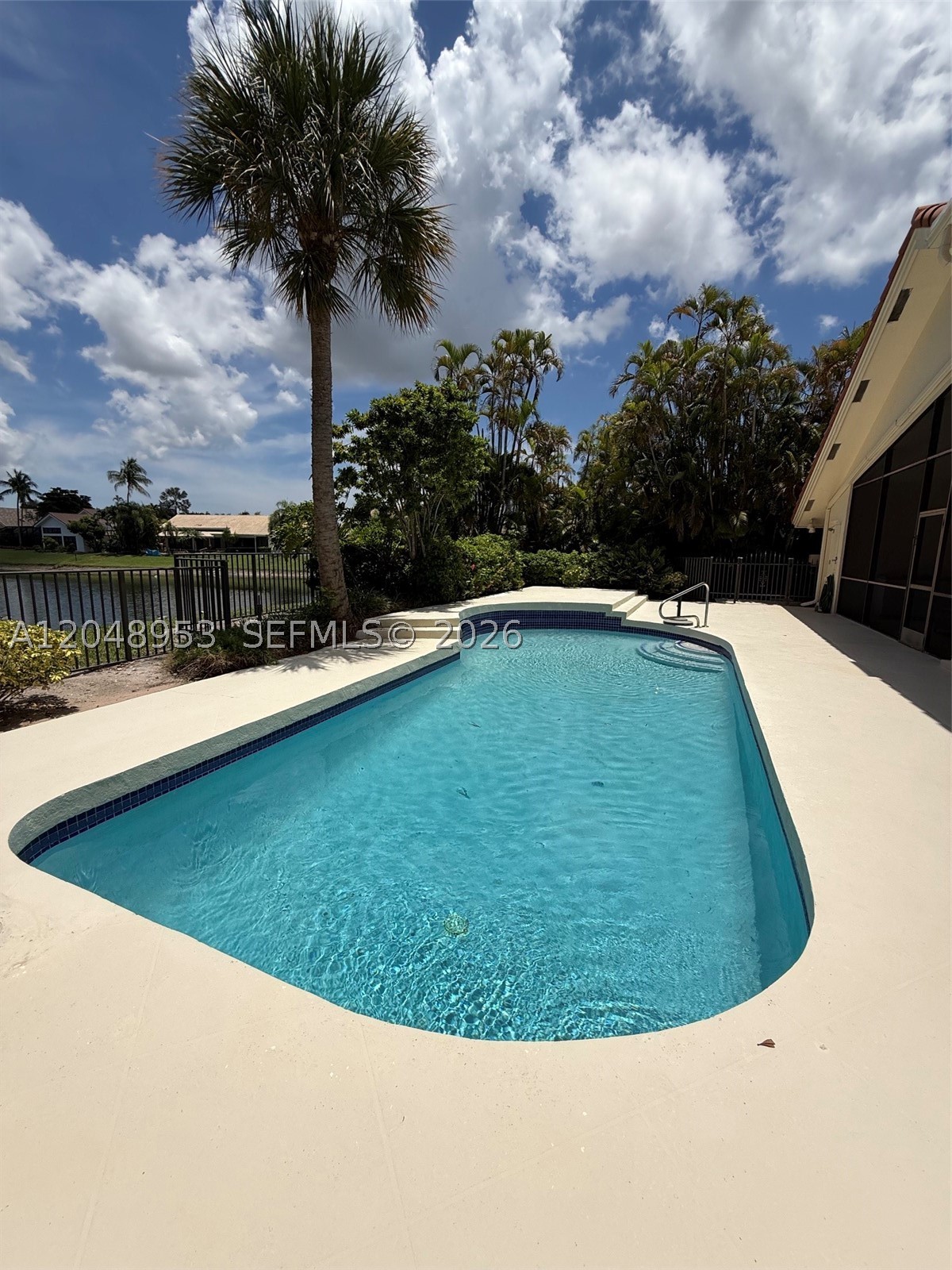 ENCANTADA - Residential