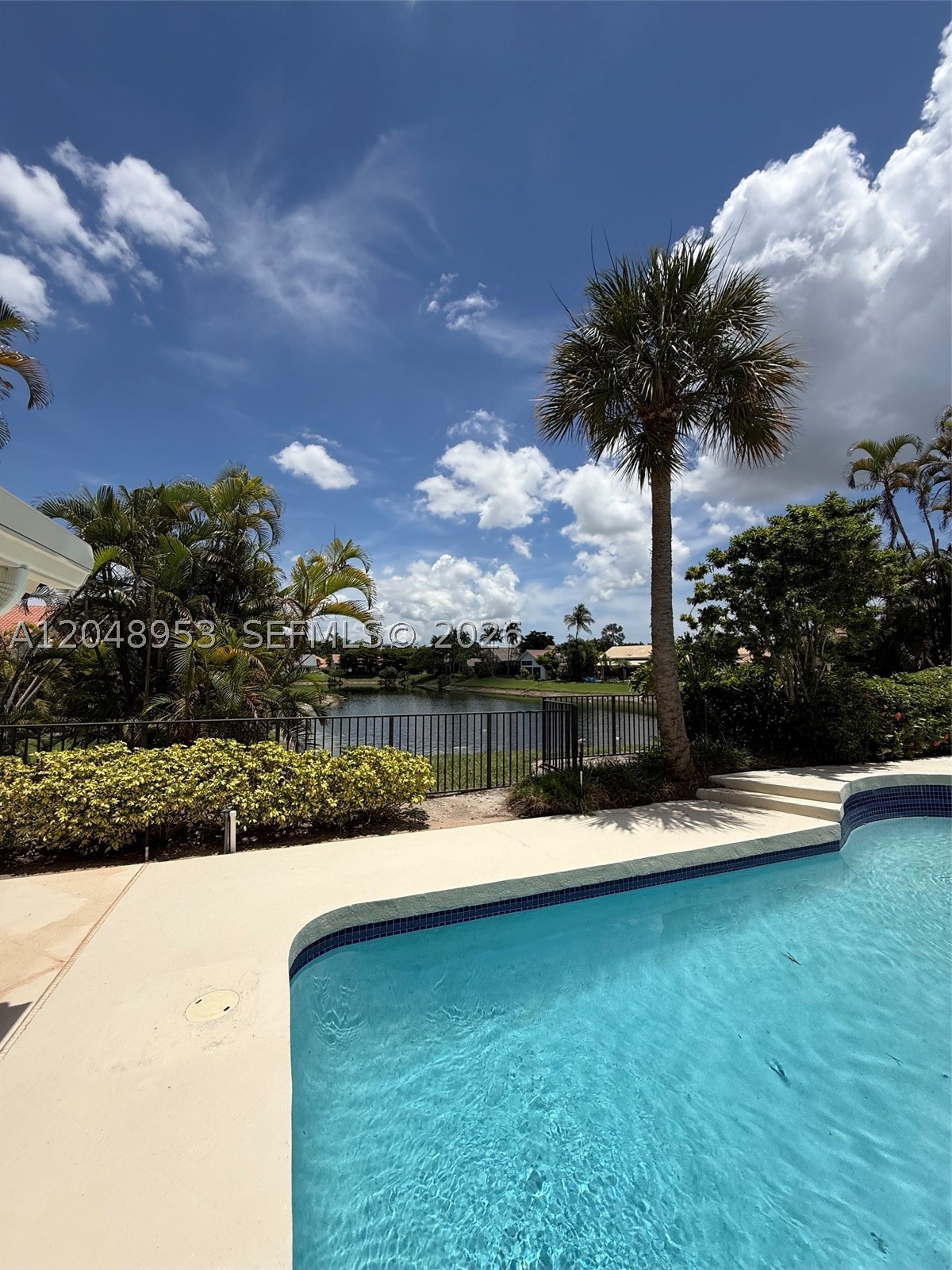 ENCANTADA - Residential