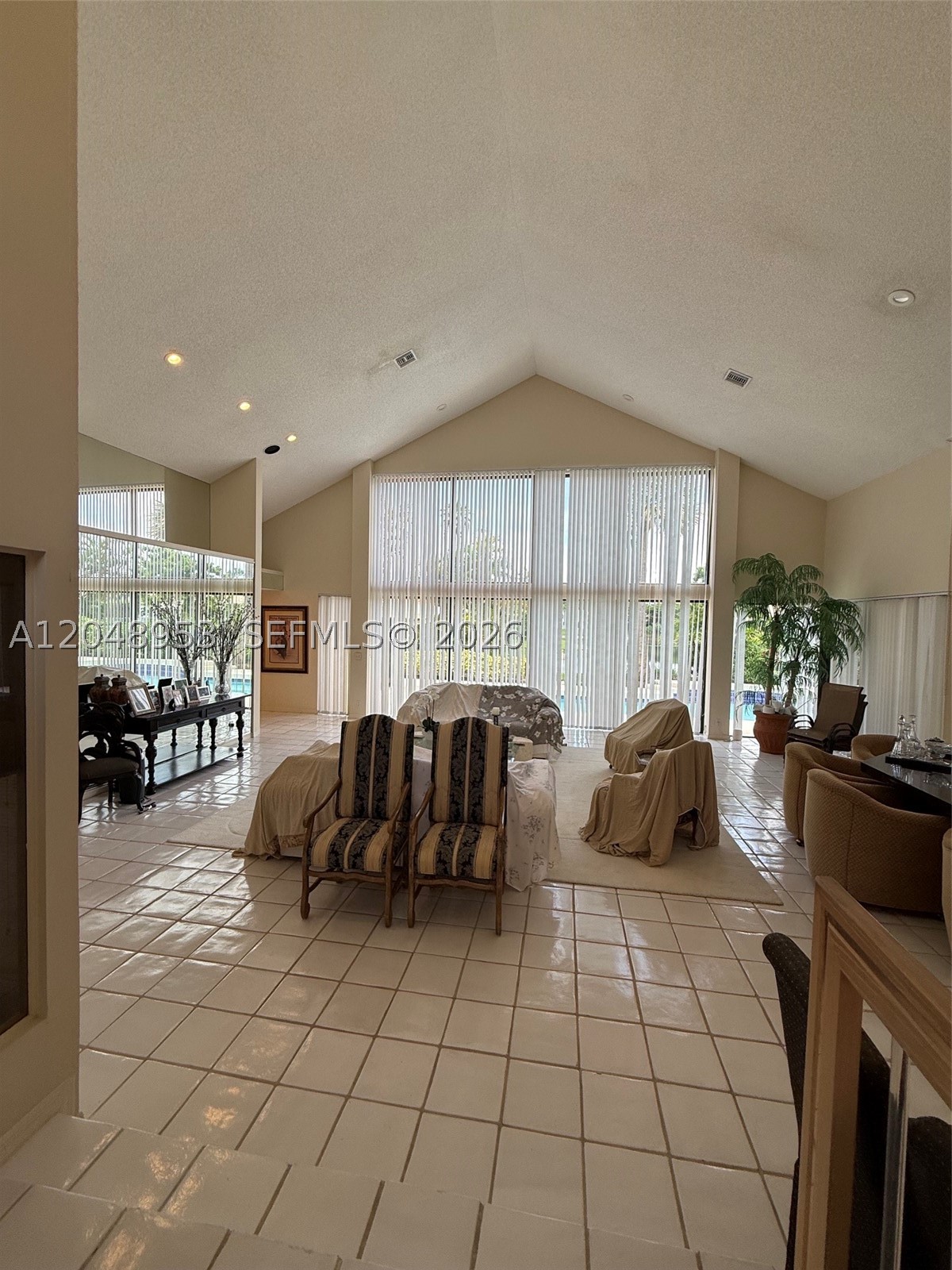 ENCANTADA - Residential