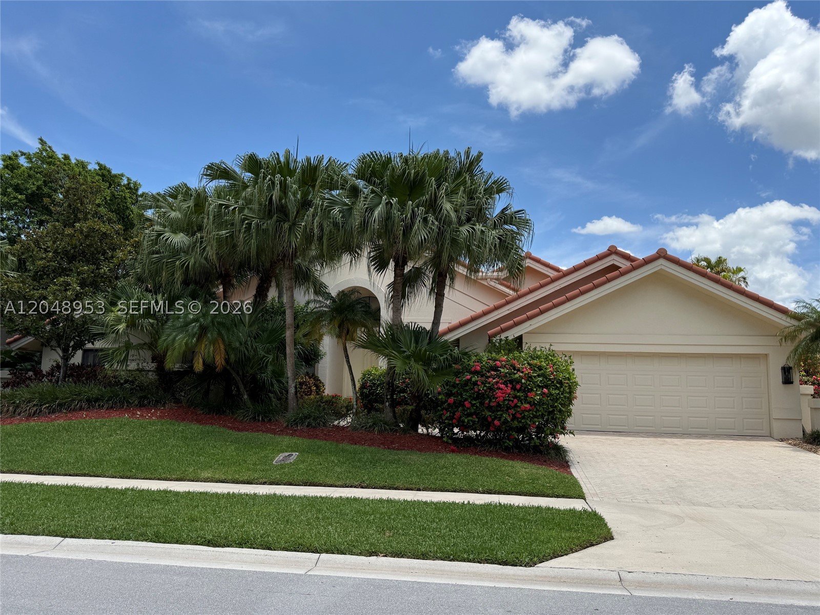 ENCANTADA - Residential