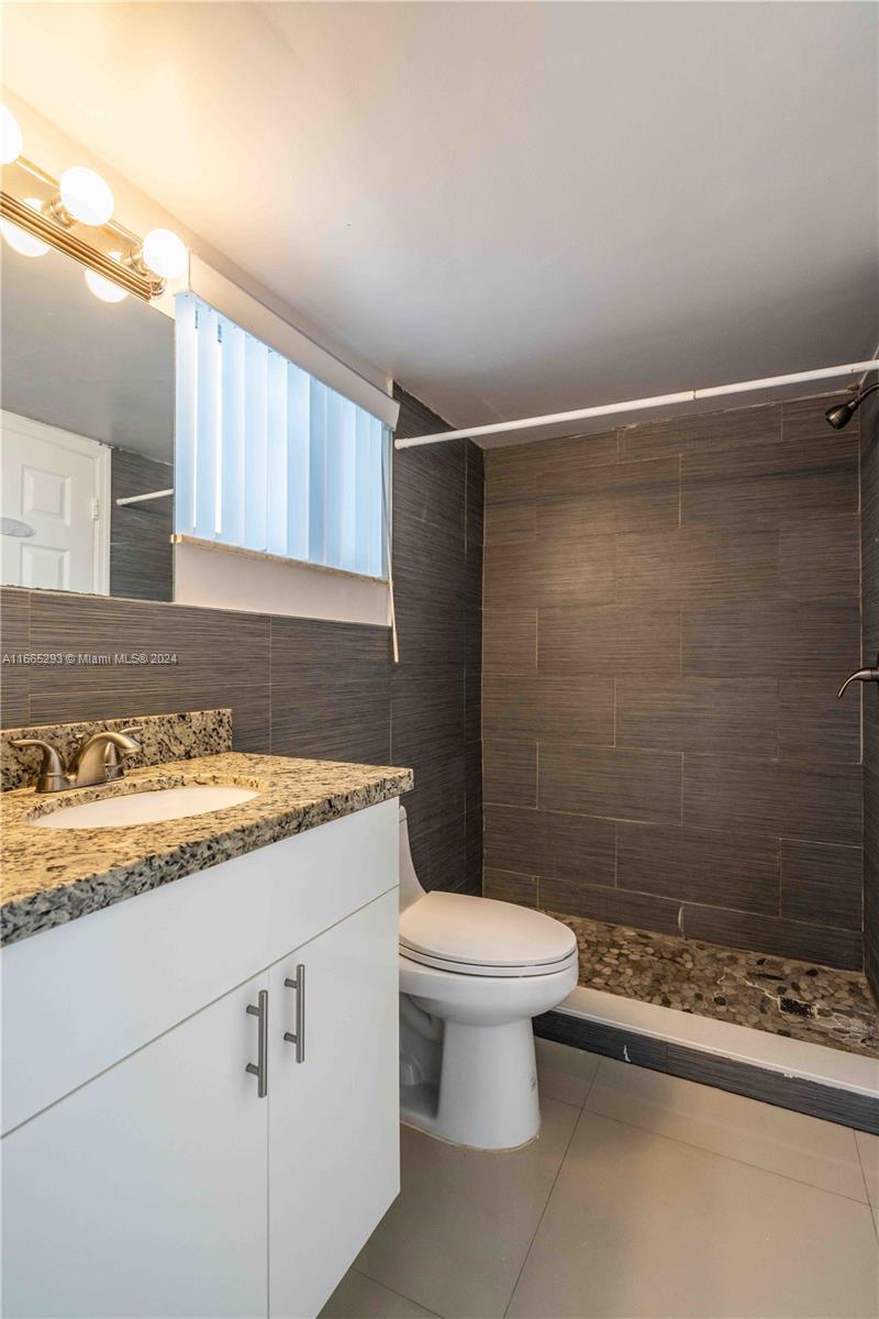 ISLE OF NORMANDY-MIAMI VI - Residential Lease
