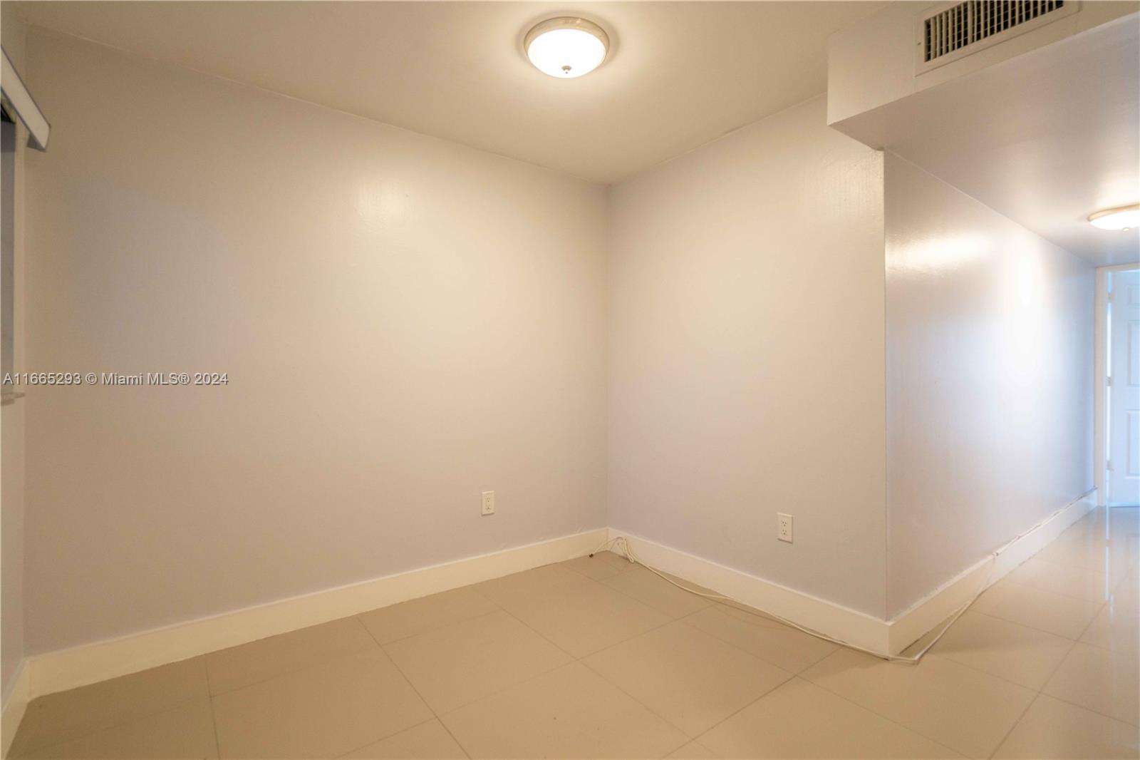 ISLE OF NORMANDY-MIAMI VI - Residential Lease