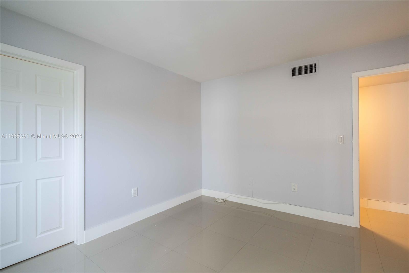 ISLE OF NORMANDY-MIAMI VI - Residential Lease