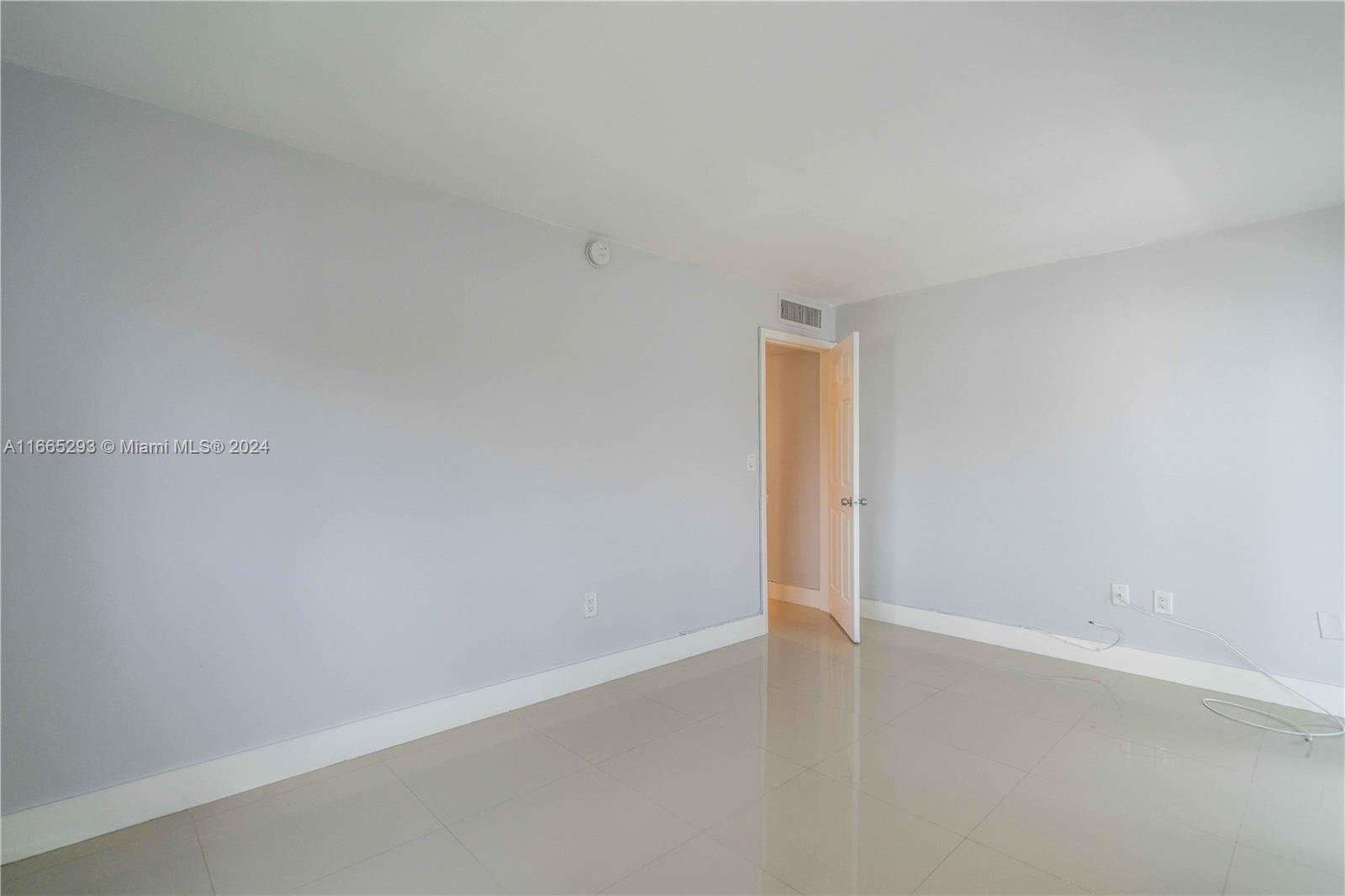 ISLE OF NORMANDY-MIAMI VI - Residential Lease