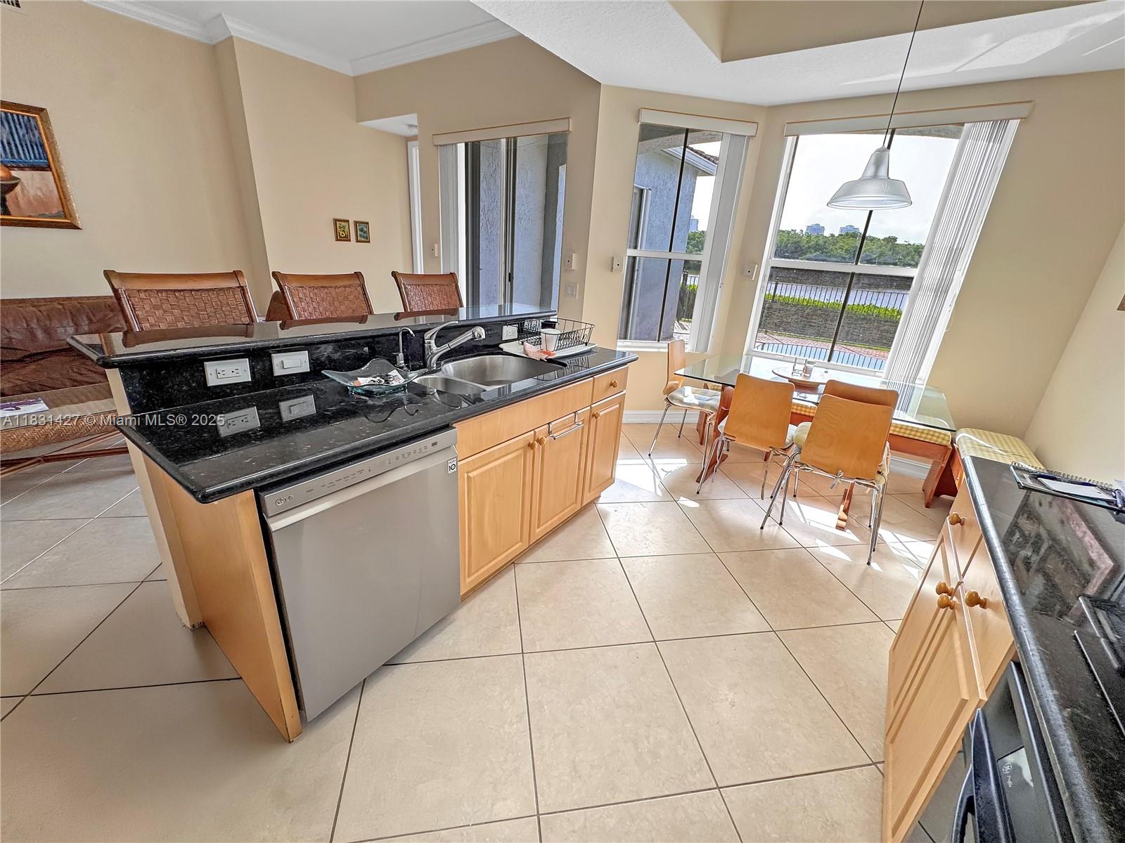 AVENTURA LAKES - PHASE II - Residential