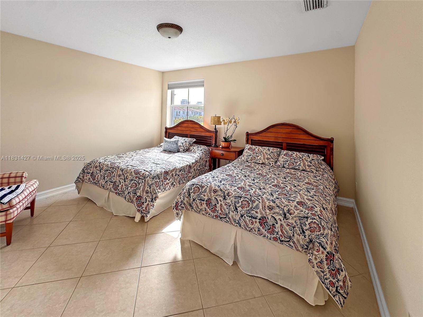 AVENTURA LAKES - PHASE II - Residential