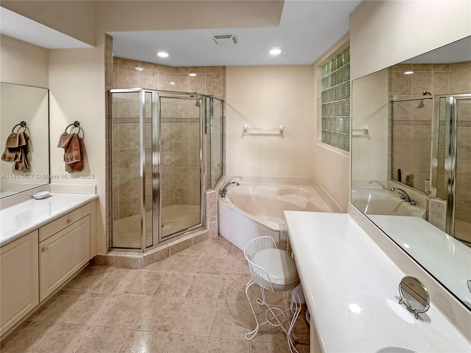 AVENTURA LAKES - PHASE II - Residential