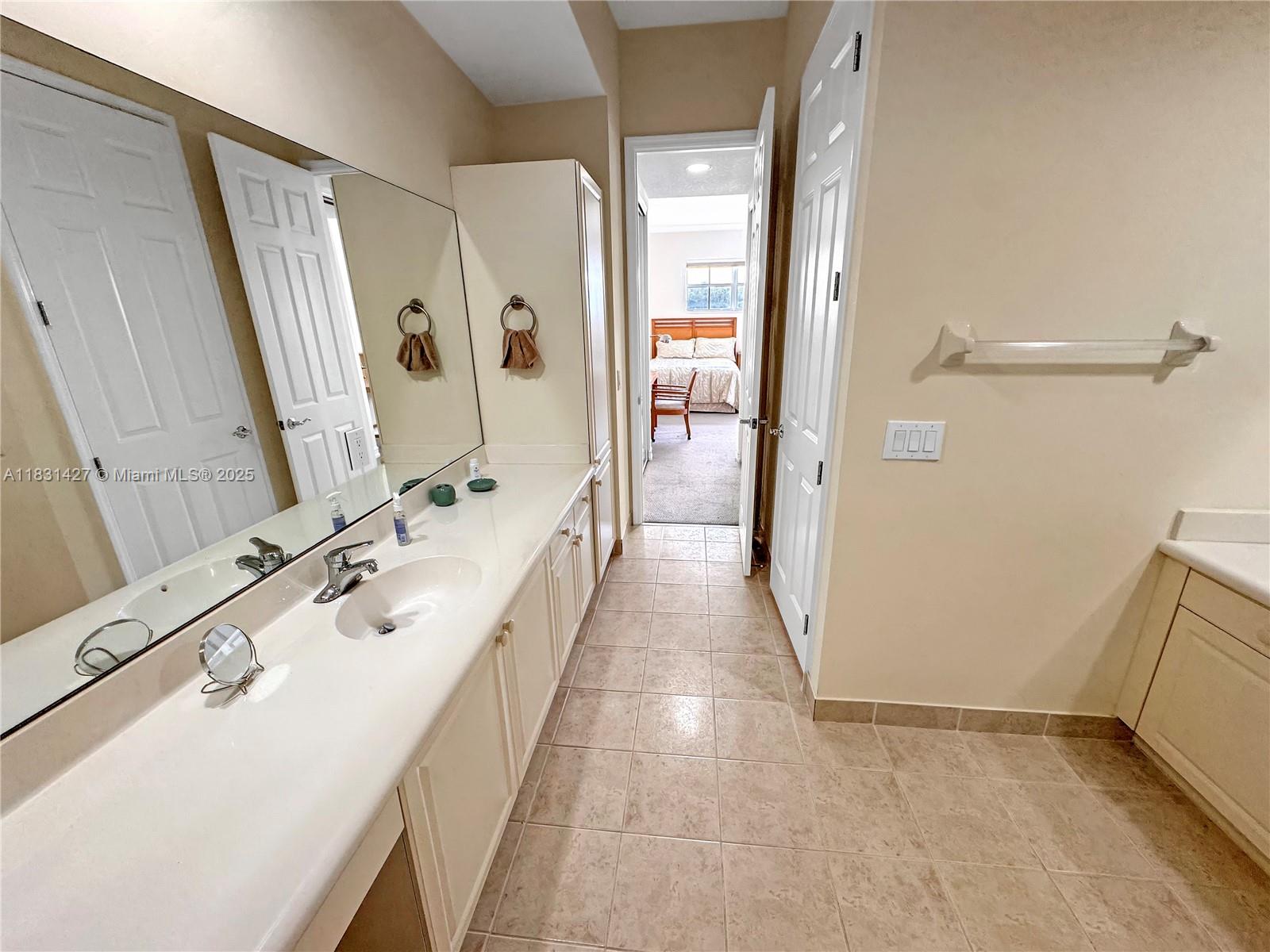 AVENTURA LAKES - PHASE II - Residential