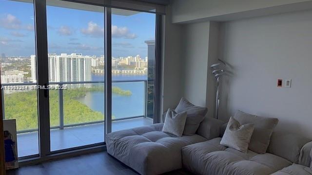 THE HARBOUR NORTH CONDO - Residential