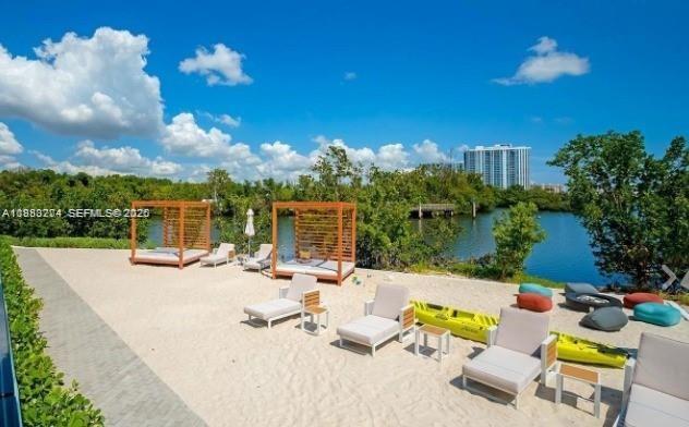 THE HARBOUR NORTH CONDO - Residential