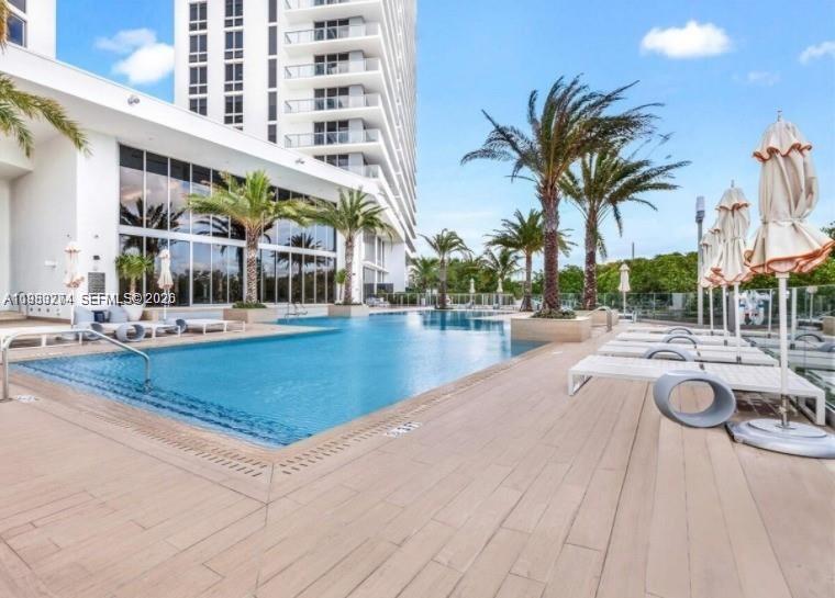 THE HARBOUR NORTH CONDO - Residential
