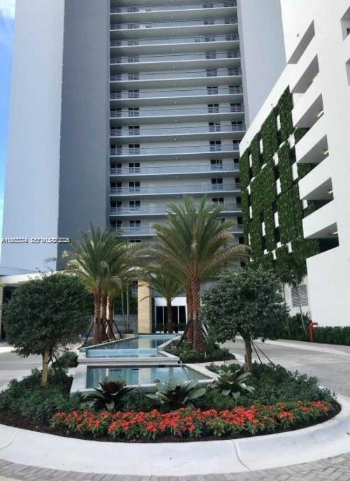 THE HARBOUR NORTH CONDO - Residential