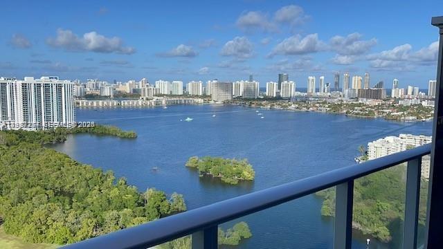 THE HARBOUR NORTH CONDO - Residential