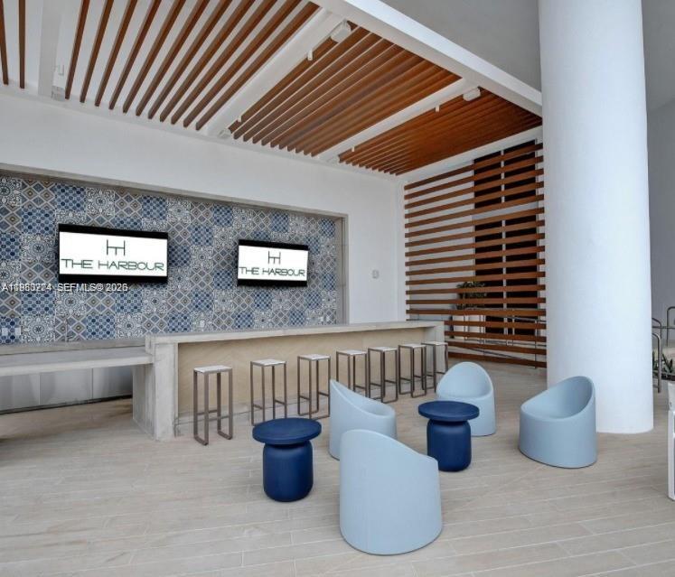 THE HARBOUR NORTH CONDO - Residential