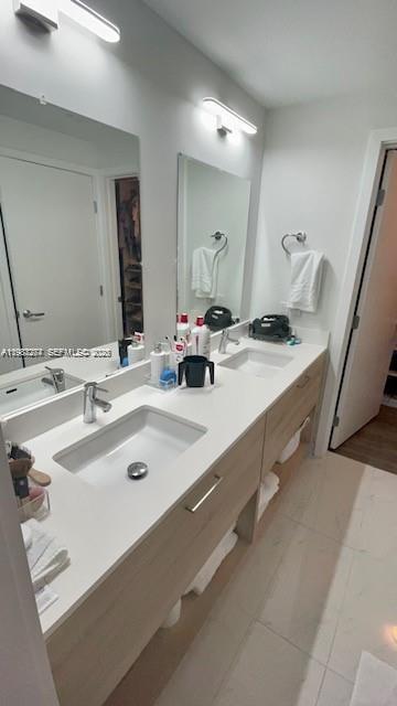 THE HARBOUR NORTH CONDO - Residential