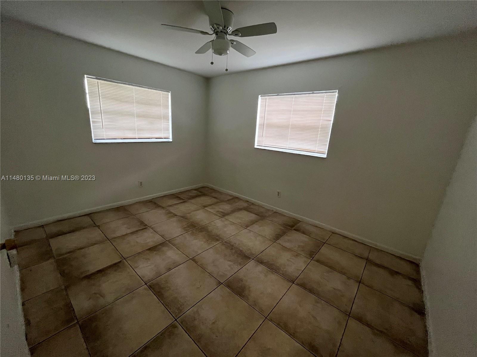 SUNSHINE VILLAS - Residential Lease