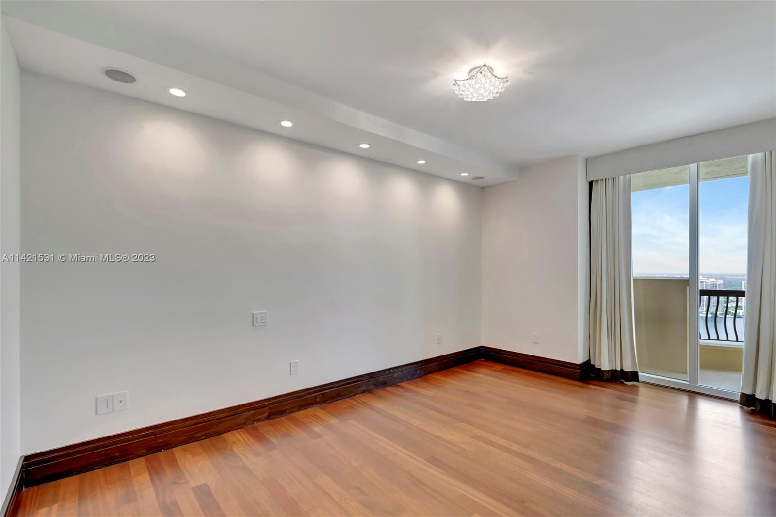ACQUALINA OCEAN RESIDENCE - Residential