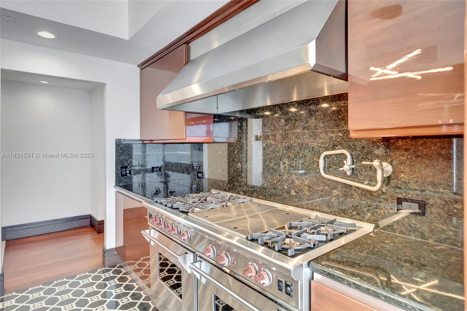 ACQUALINA OCEAN RESIDENCE - Residential