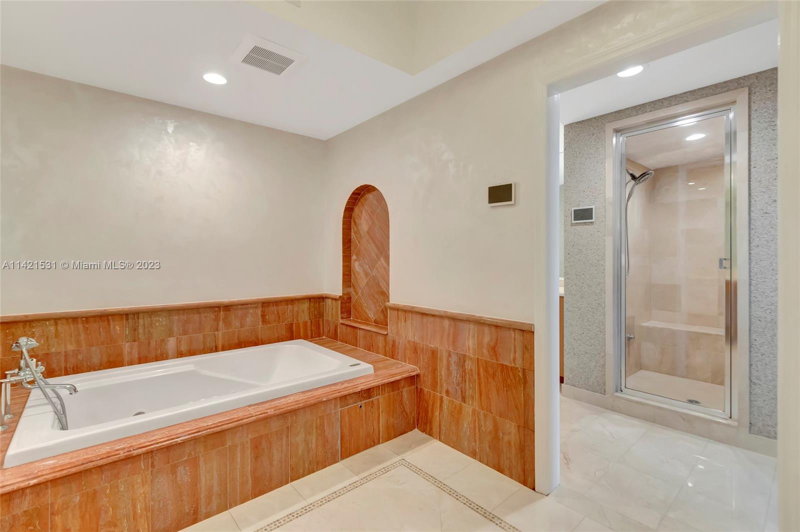 ACQUALINA OCEAN RESIDENCE - Residential