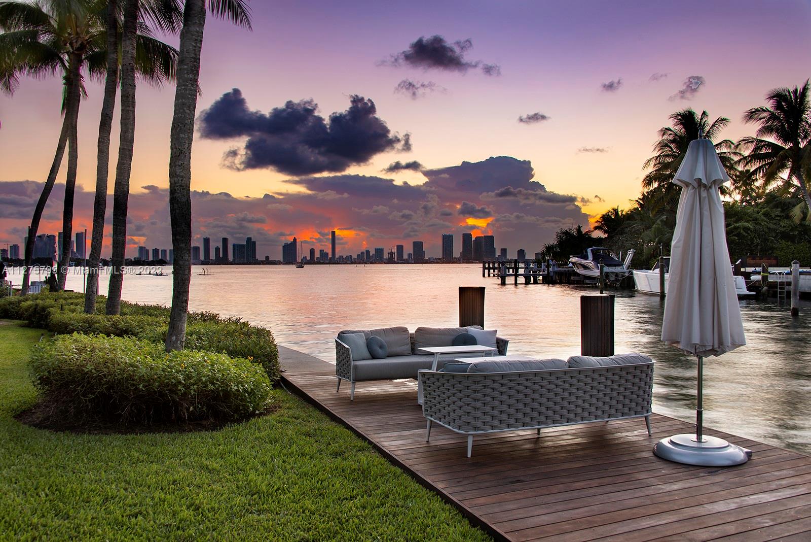 Westerly sunset views located on the coveted and prestigious Gated Sunset Islands, this land offers majestic panoramic views of Biscayne Bay to build your dream home. Plans by starchitect Ralph Choeff included in the sale and near ready to break ground. Luxurious six bedroom 10,385 sq foot modern home sits on spacious 21,497 sq foot lot, with 140 feet of water frontage. Conveniently situated near Lincoln Road, Sunset Harbor Shops, and high-end restaurants, you will be able to experience a true South Beach lifestyle at your leisure.