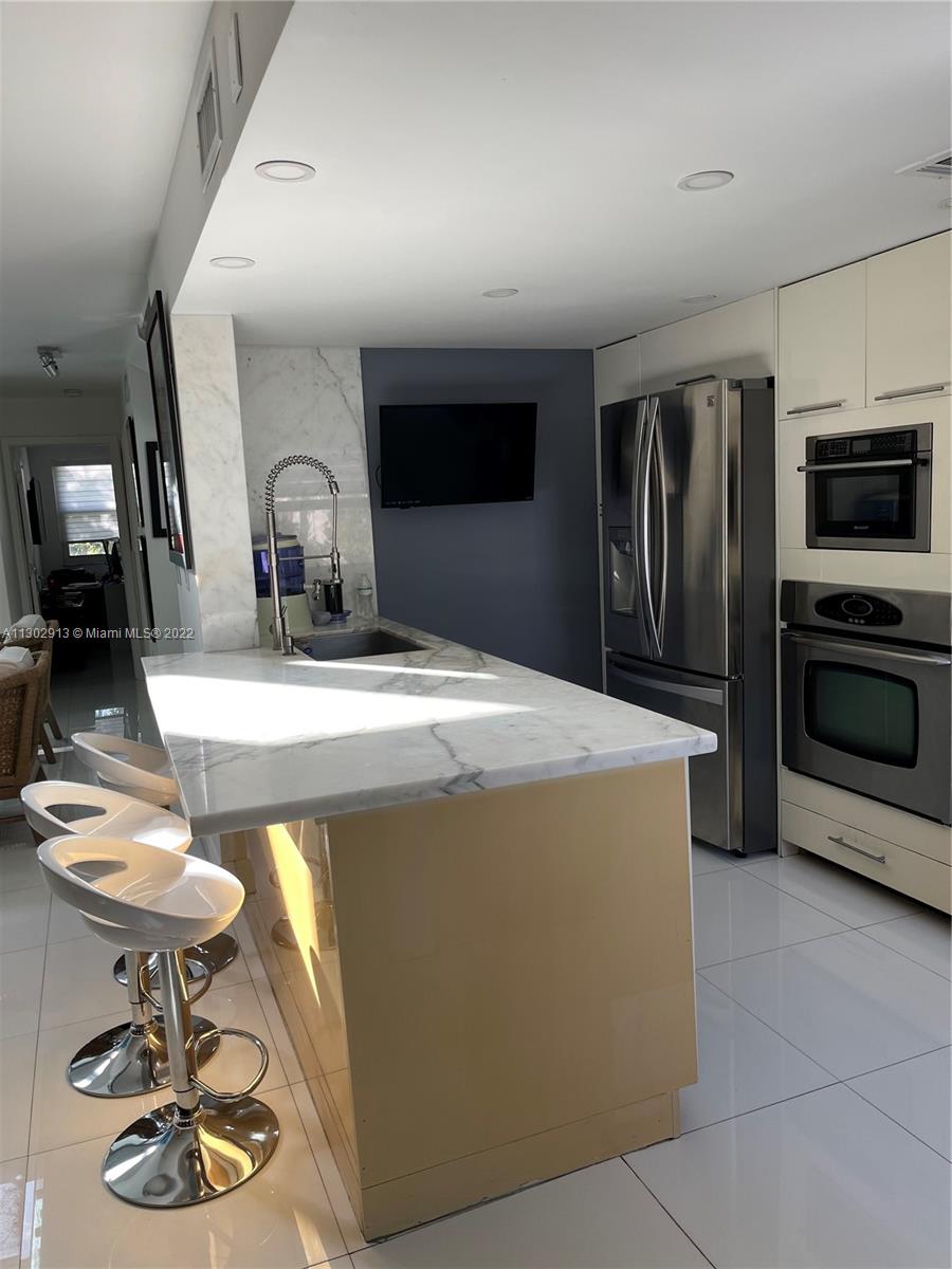 THE GREENS AT DORAL CONDO - Residential