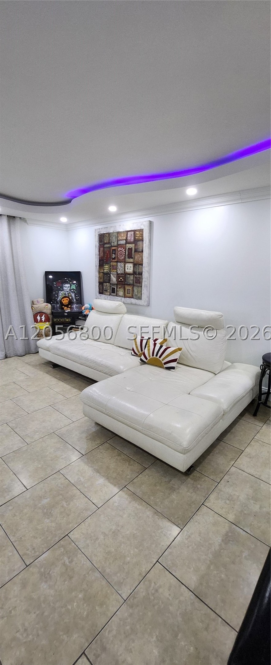 COMMODORE PLAZA CONDO - Residential
