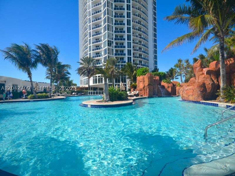 TRUMP INTERNATIONAL SONES - Residential