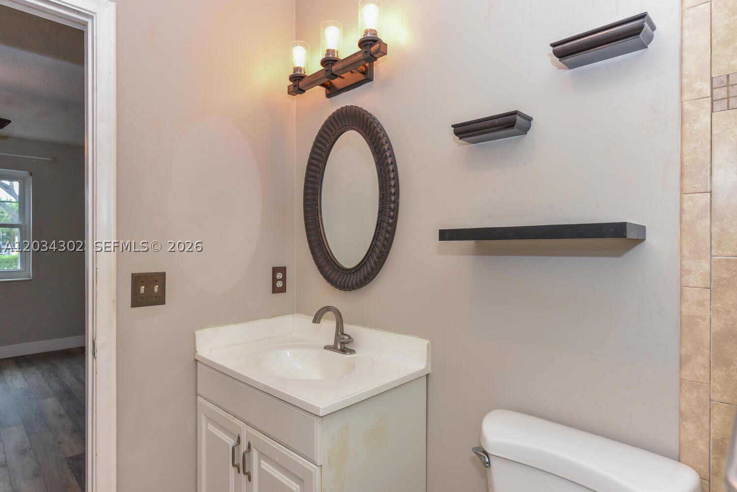 GOLDEN ARROW CONDO - Residential