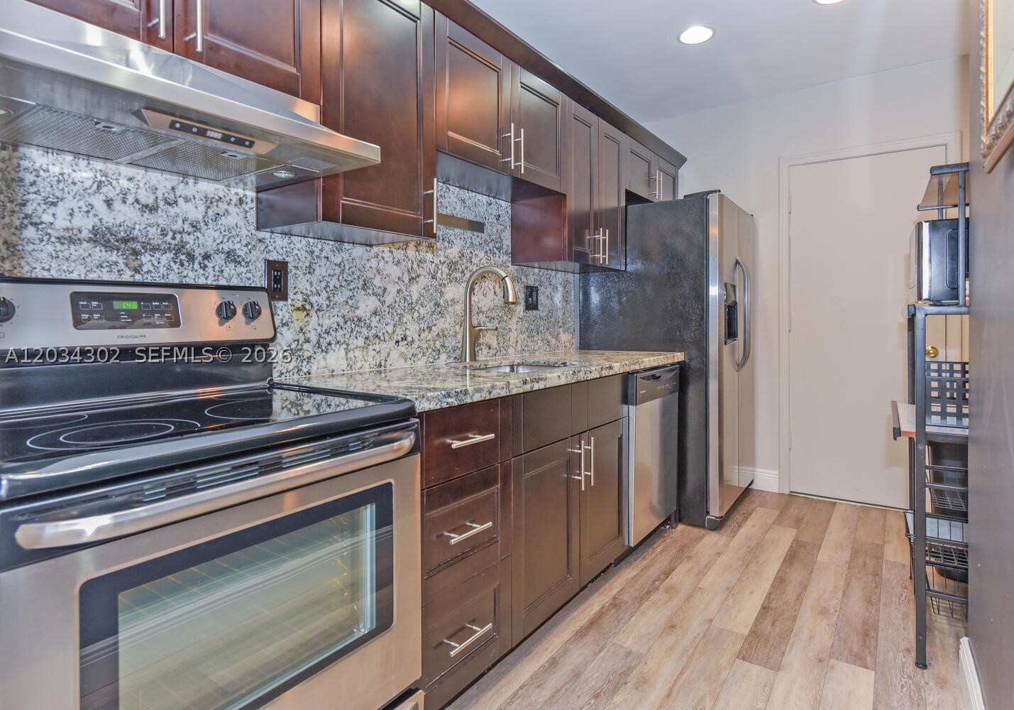 GOLDEN ARROW CONDO - Residential