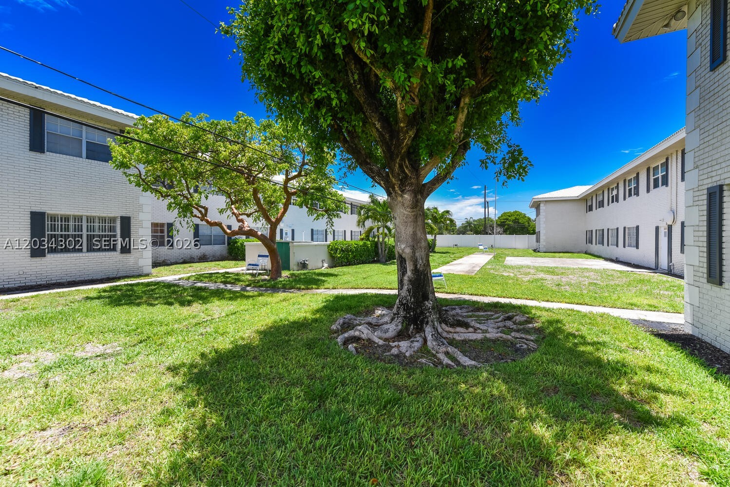 GOLDEN ARROW CONDO - Residential