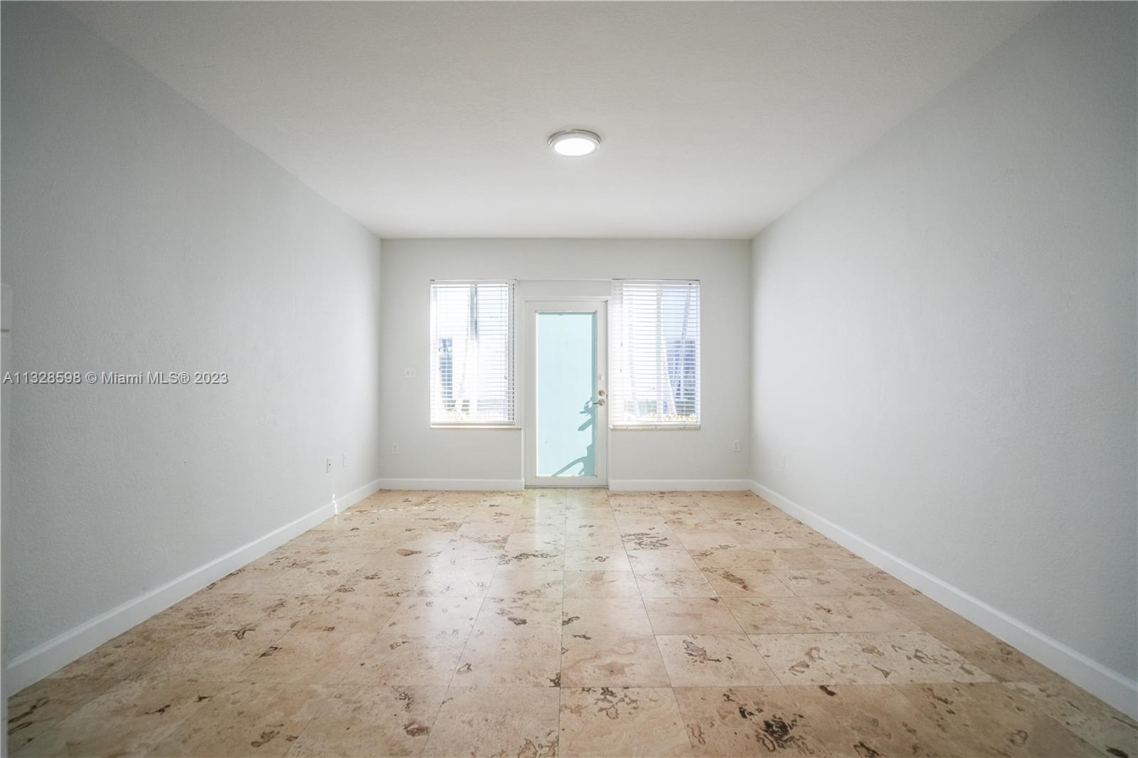 BAYVIEW TOWNHOMES CONDO - Residential Lease
