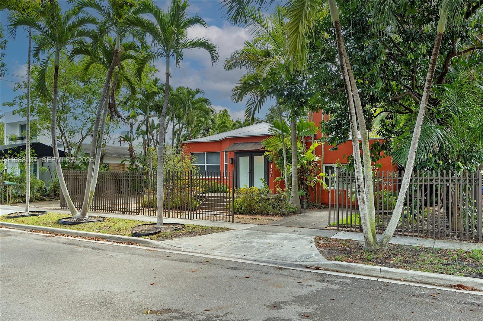 BRICKELL HAMMOCK UN 1 - Residential