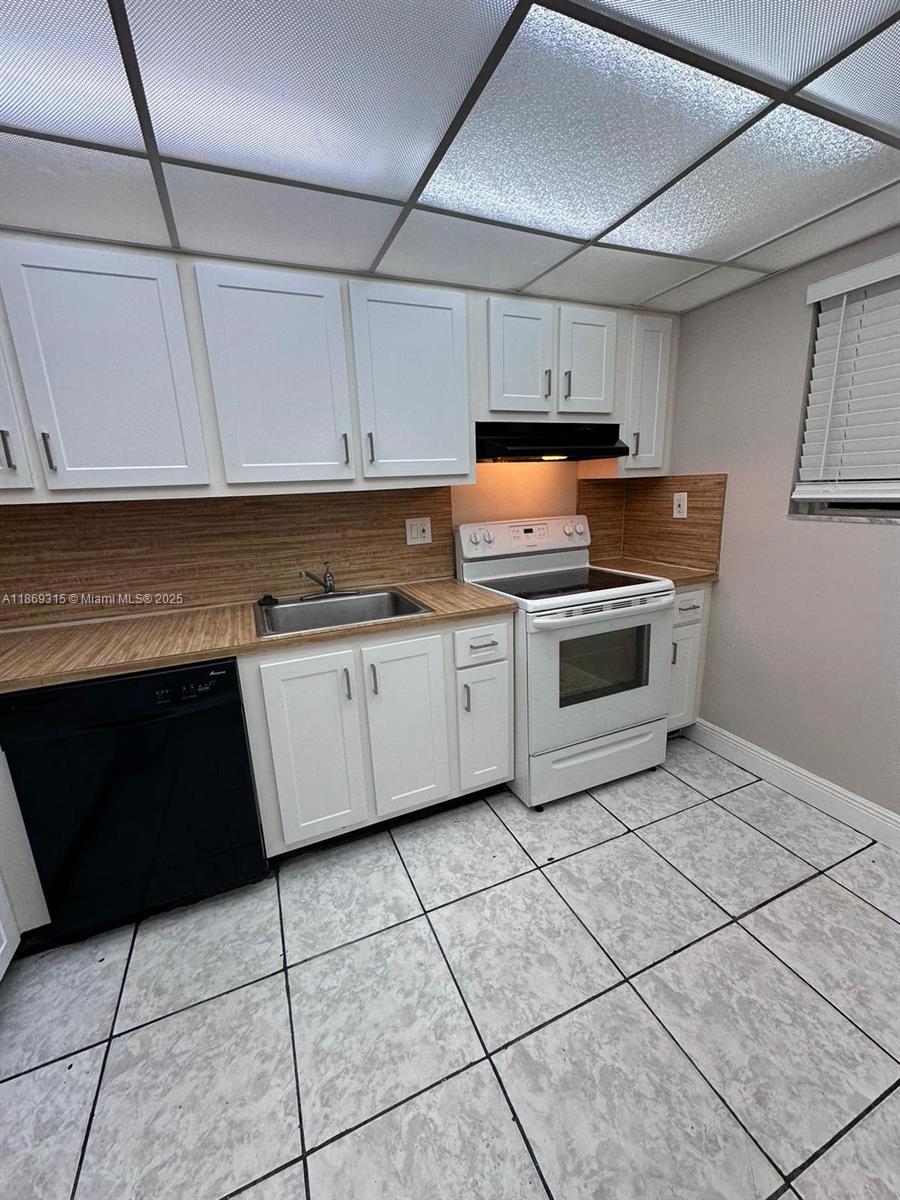 FOXCROFT APTS INC CONDO - Residential