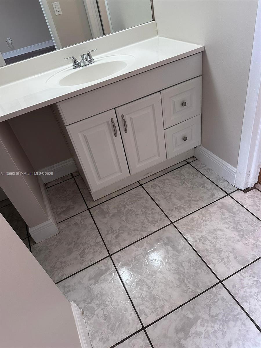 FOXCROFT APTS INC CONDO - Residential