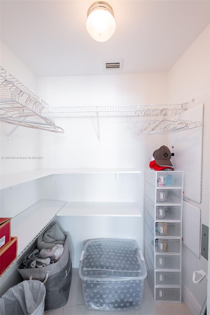 OPERA TOWER CONDO - Residential