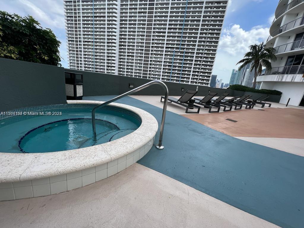 OPERA TOWER CONDO - Residential