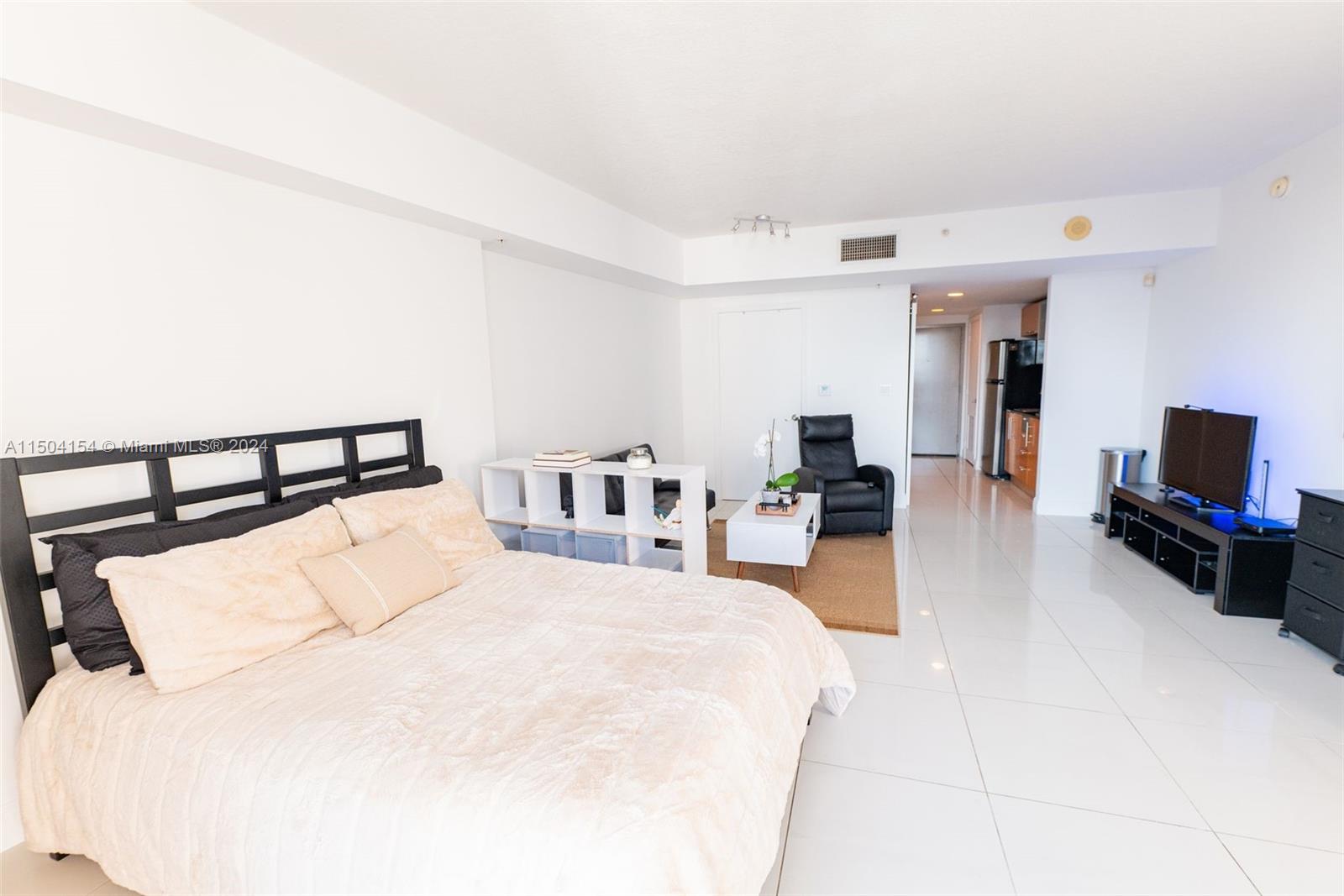 OPERA TOWER CONDO - Residential