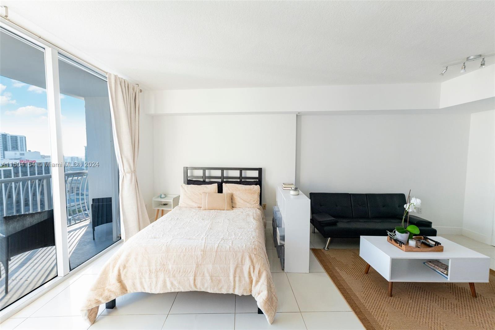 OPERA TOWER CONDO - Residential