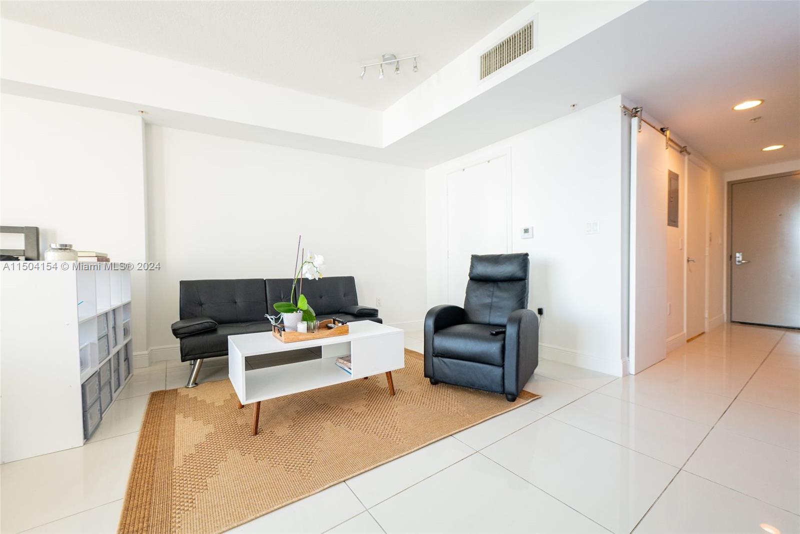 OPERA TOWER CONDO - Residential