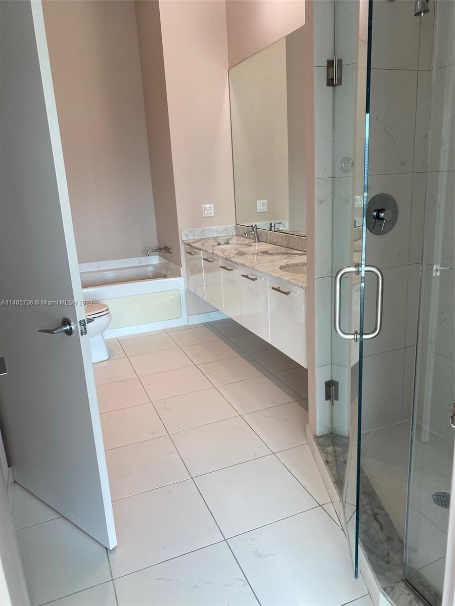 500 BRICKELL  EAST CONDO - Residential Lease