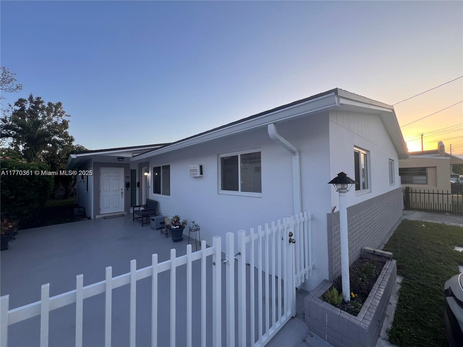 GRAPELAND HEIGHTS - Residential Lease