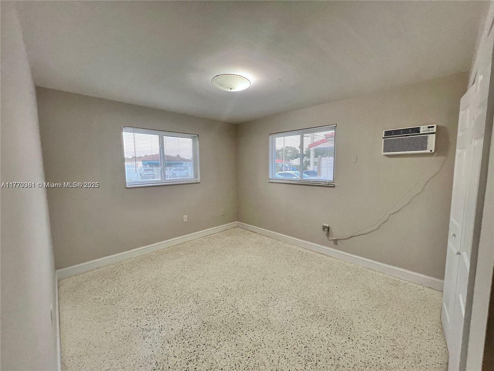 GRAPELAND HEIGHTS - Residential Lease