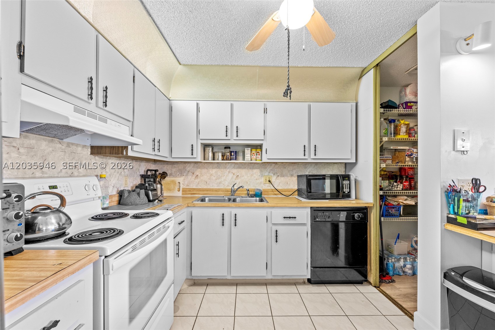 LA PINATA CONDO - Residential